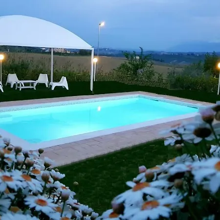 Tre Laghi With Pool,views Feriehus Città Sant'Angelo
